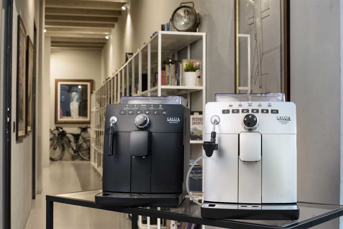 Gaggia Naviglio Milk - Automatic cappuccino and coffee machine